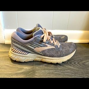 Brooks adrenaline running shoe womens 8.5